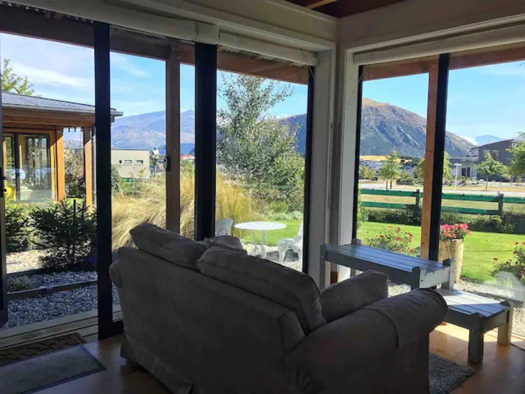 Stunning Scandi Style Room Overlooking Lake Wanaka Exterior photo
